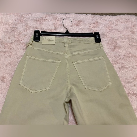 High Rise Skinny - Picture 3 of 6